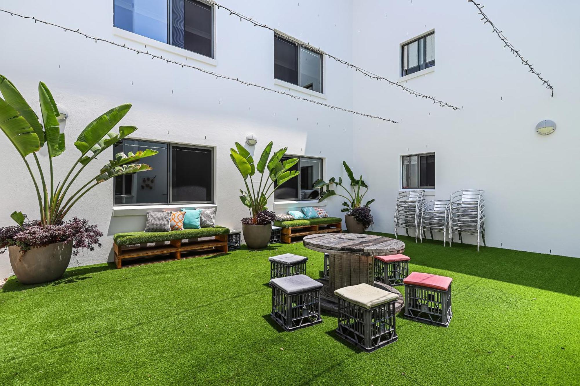 La Vida On Anzac Aparthotel เรดคลิฟฟ์ ภายนอก รูปภาพ