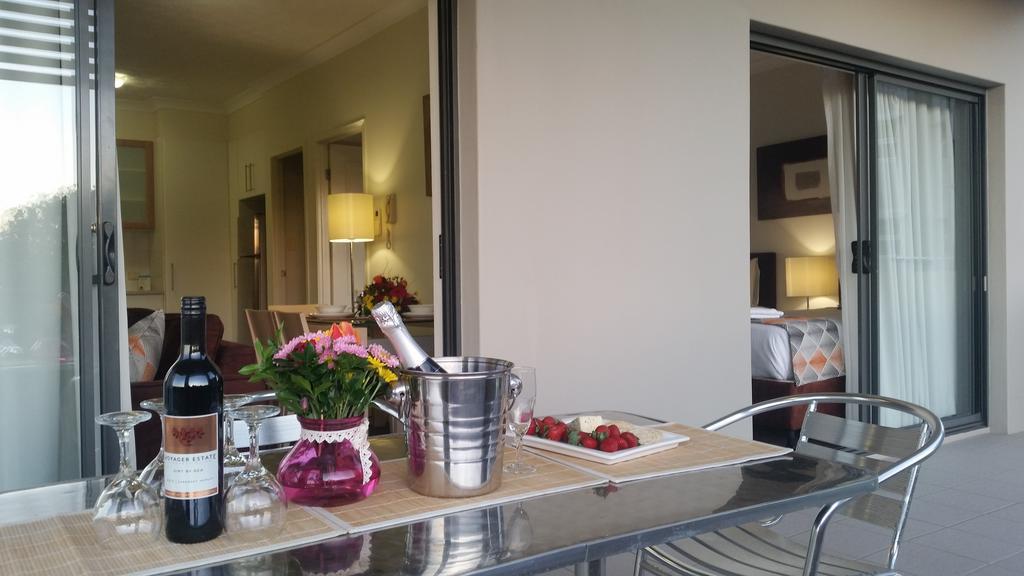 La Vida On Anzac Aparthotel เรดคลิฟฟ์ ภายนอก รูปภาพ